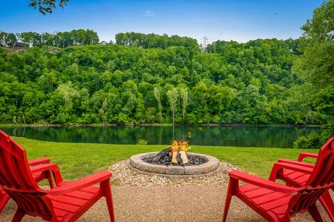 Private River Front Getaway & Bull Shoals Lake fun
