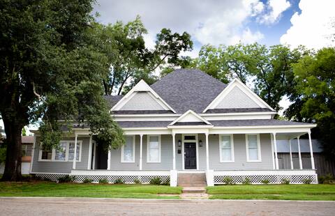 Downtown Lufkin! The Walker House on Bremond Ave