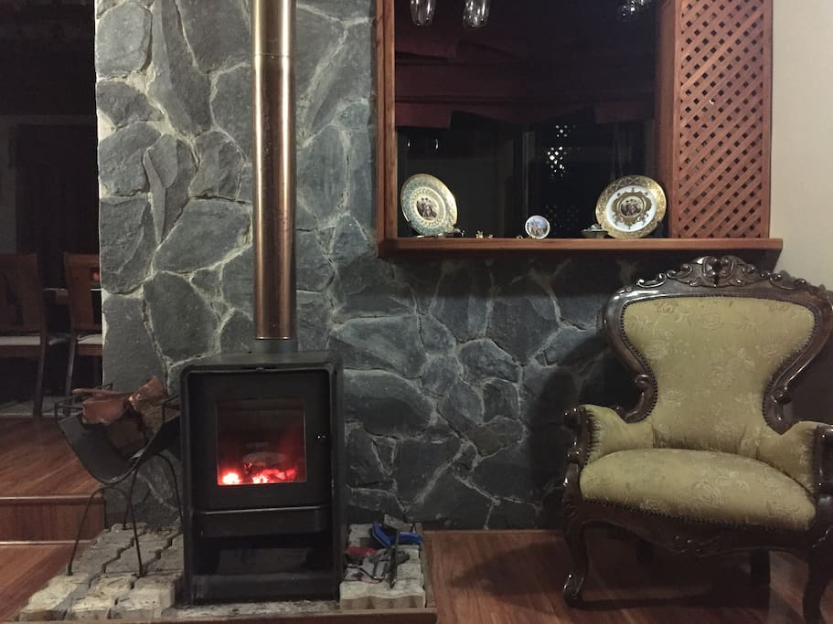 Sala de estar con chimenea