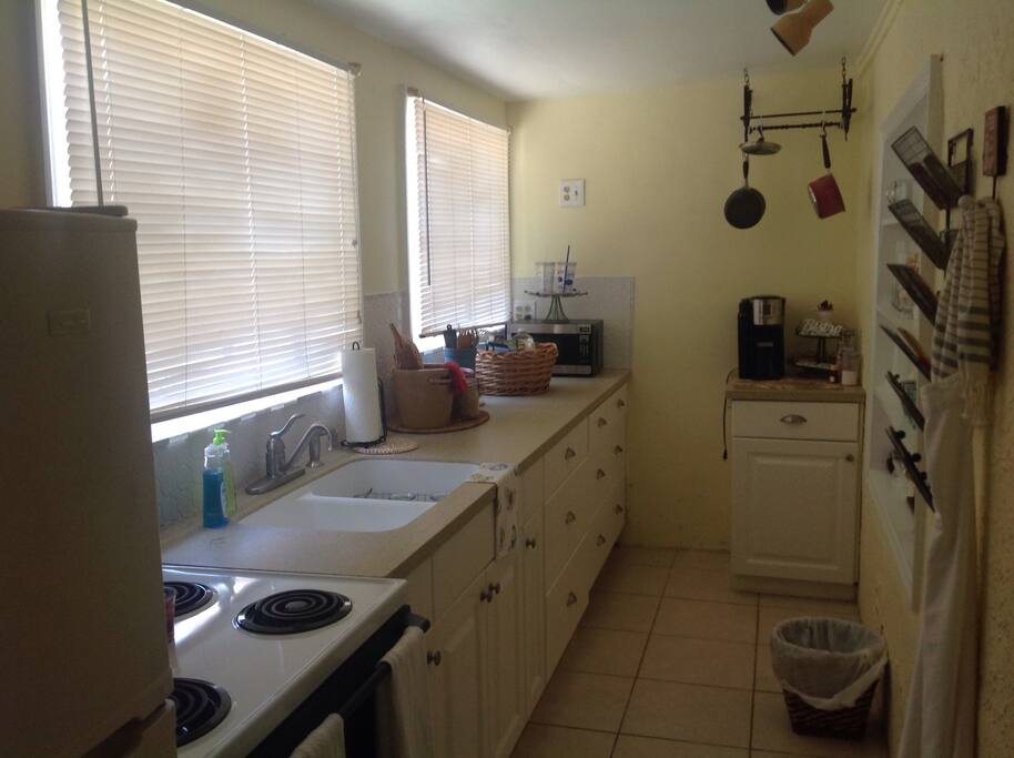 Full clean kitchen!