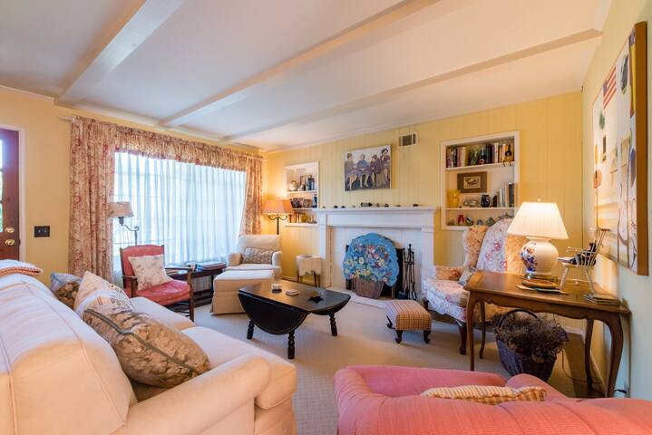 Spacious and comfortable 4BR/2BA home in Los Altos gallery image 2