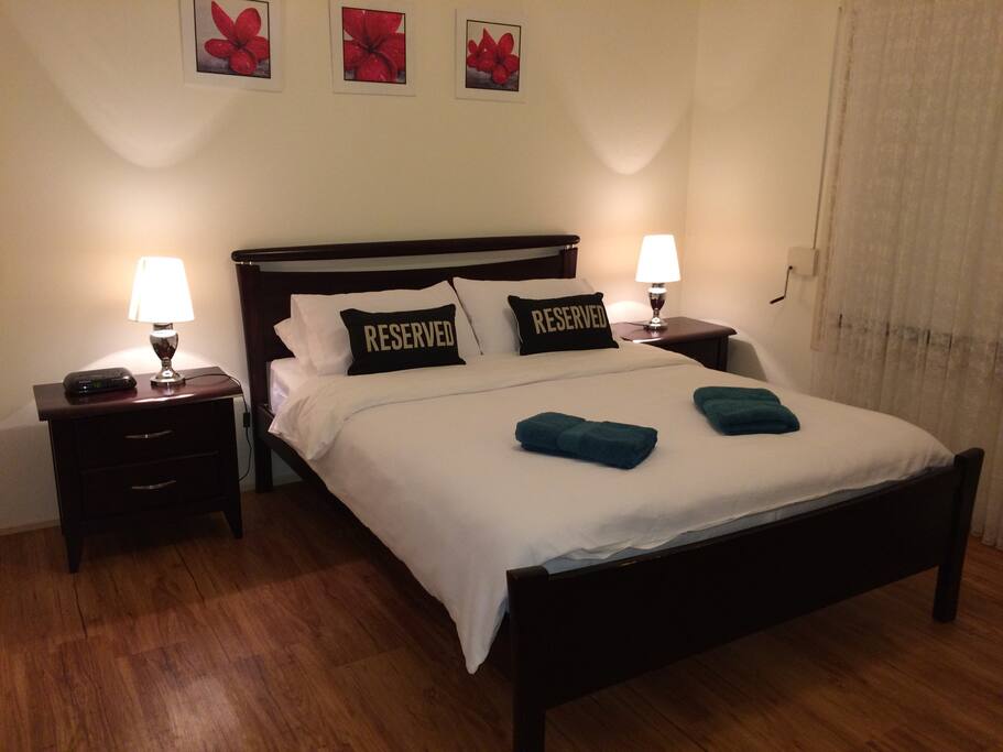 Main bedroom with Queen bed and 2-way bathroom