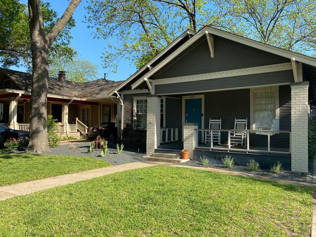 Entire House – Cozy, Lower Greenville Craftsman!