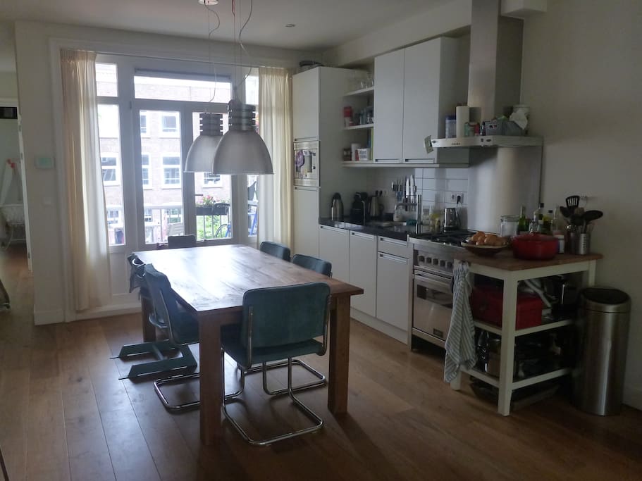Open and fully equiped kitchen