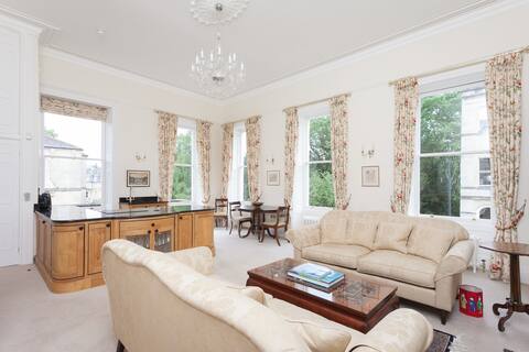 Henrietta Park Apartment - Prestigious Location