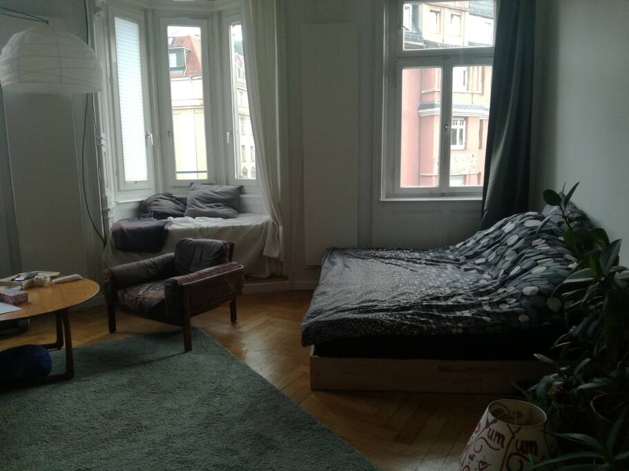 1,8 m mittelhartes Doppelbett Kaltschaum