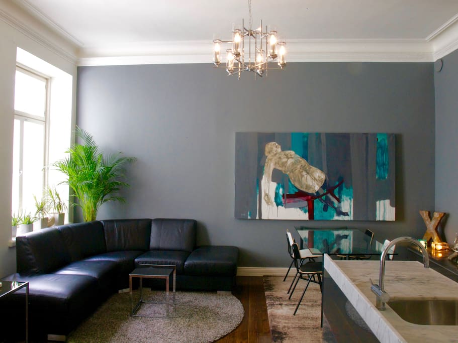 Livingroom/open kitchen
