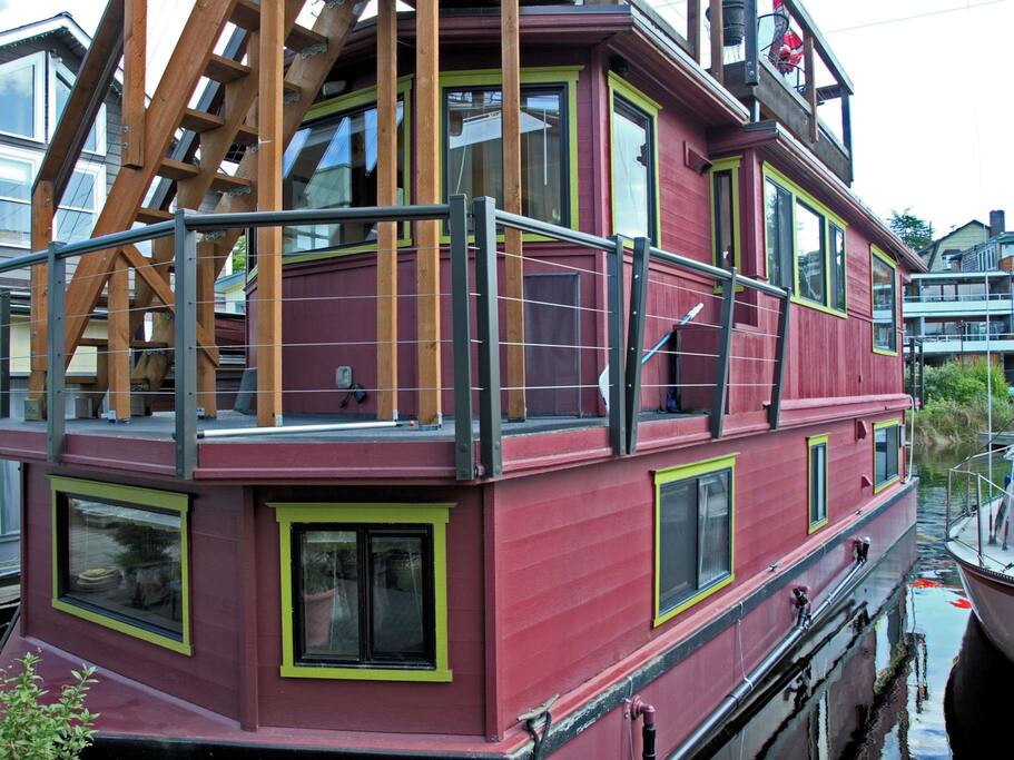Serenity Houseboat on Lake Union Houses for Rent in Serenity Houseboat on Lake Union Houses for Rent in