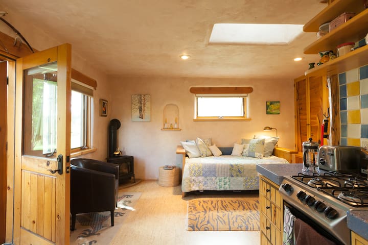 Self-contained private cozy Casita