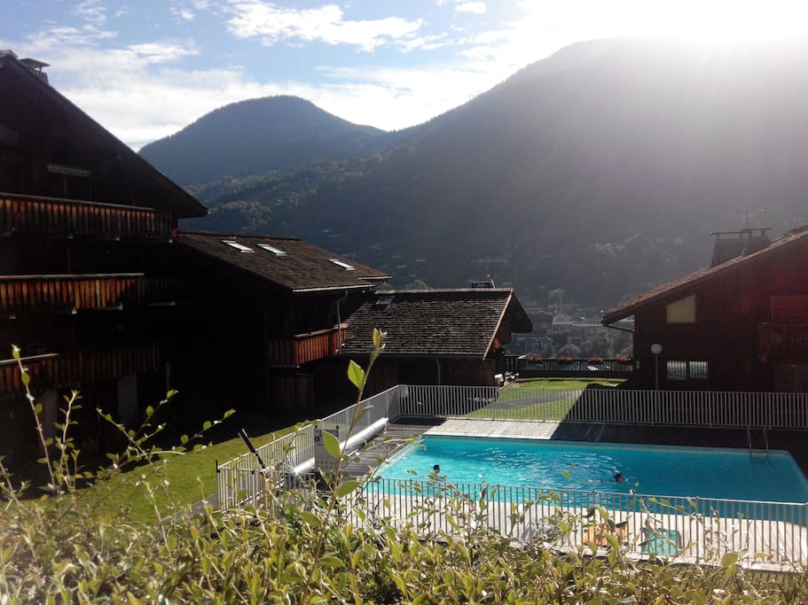 Piscine privée à la résidence ouverte en juillet et aout