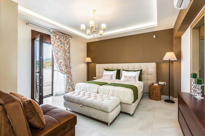 Ino Villa gallery image 4