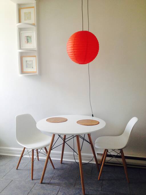cosy bright eating space in the kitchen