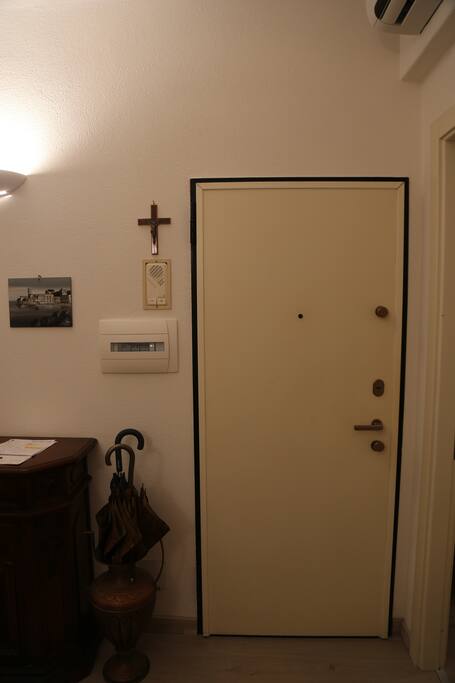 Porta ingresso dell'appartamento