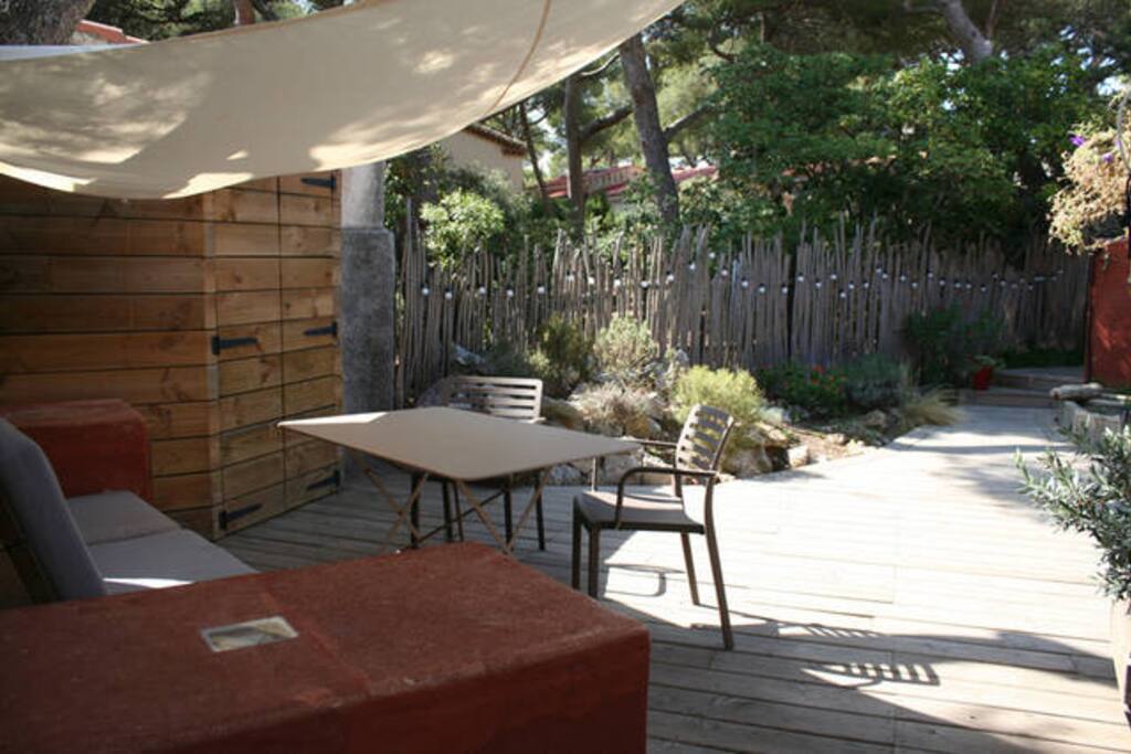 le jardin en plein été