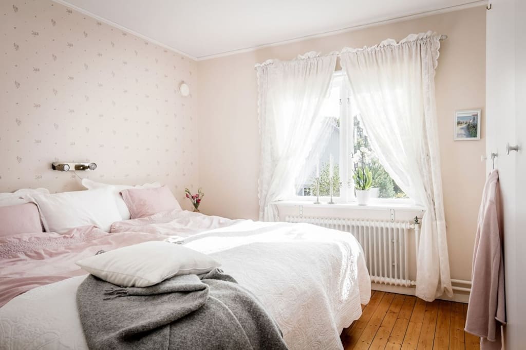Bedroom 1 on first (1st) floor:
Double bed 180 cm-
Cot/Crib/Baby bed-
Big wardrobe-
Blackout blinds