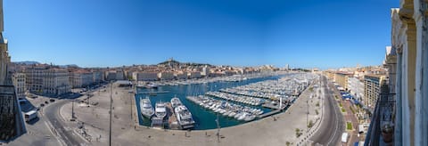 Entire apartment on Vieux Port, Marseille.