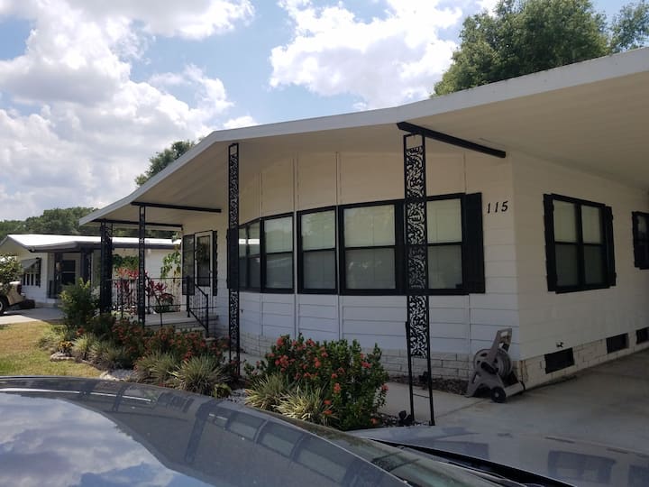 B By The Village's - Leesburg, FL
