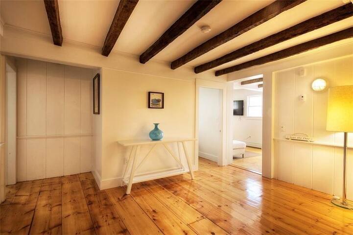 Peleg Barker House. Spacious & Family Friendly! gallery image 4