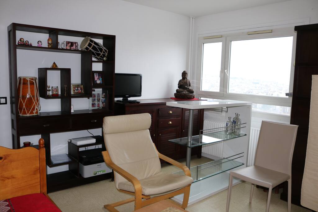 Living room pic 1