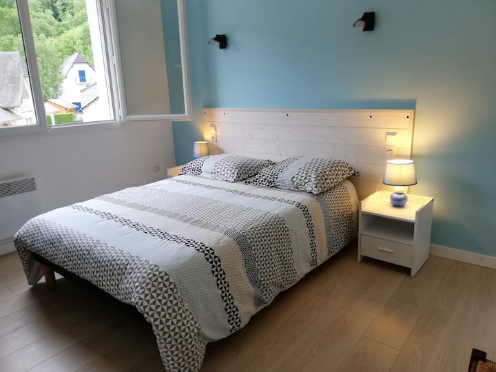 غرفة نوم مزدوجة ثانية. سرير 140/190