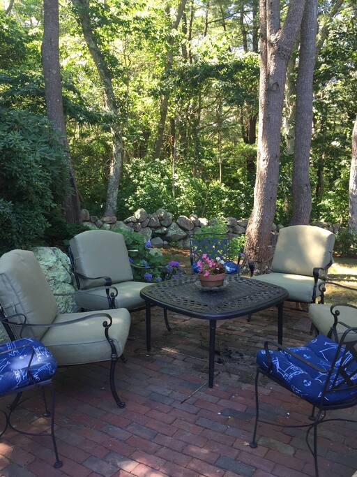 Back patio wi outdoor fireplace