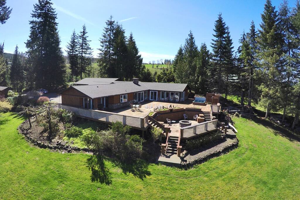 Overview of backyard and deck.