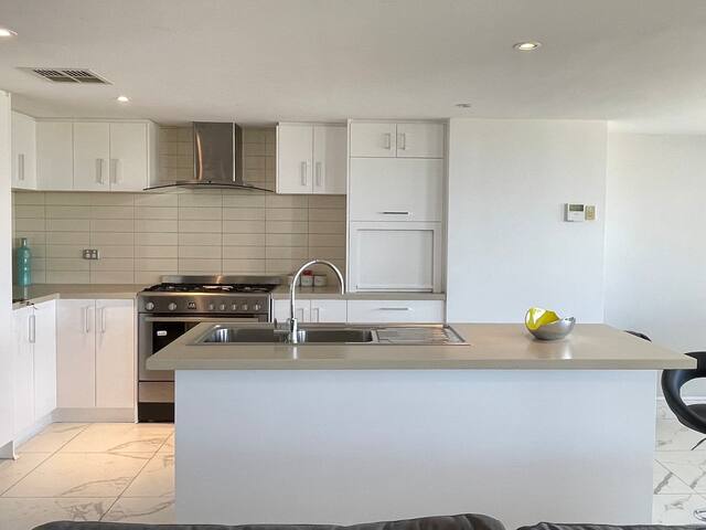 The Retreat on Nautilus ~ walk to beach gallery image 4