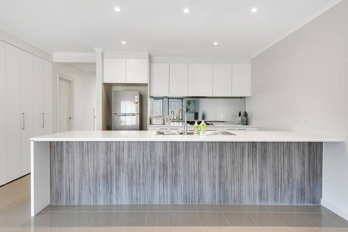 30%OFF3bedder2.5bathtownhousein Harcrest Community gallery image 4