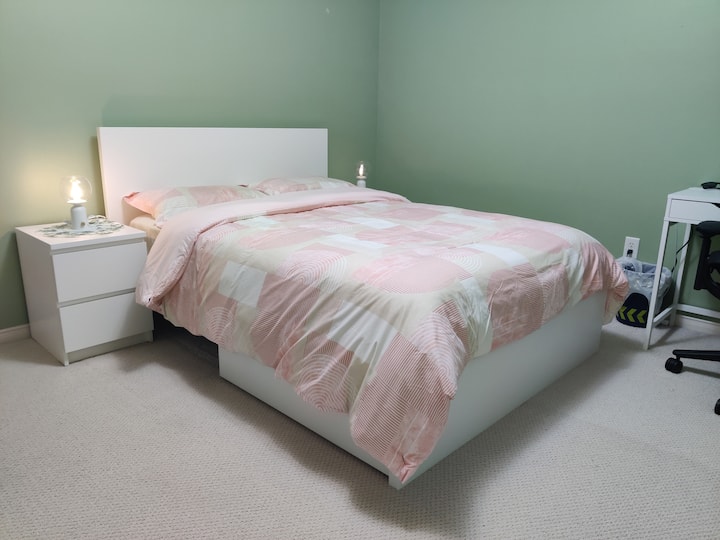 Peaceful Single room GreenHouse Houses for Rent in Whitby, Ontario