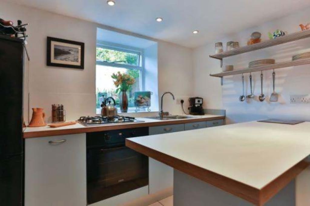 Modern kitchen with breakfast bar