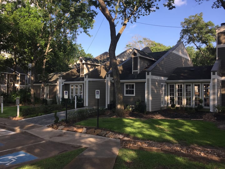 Mammoth Lake Holiday Rentals & Homes Clute, TX Airbnb