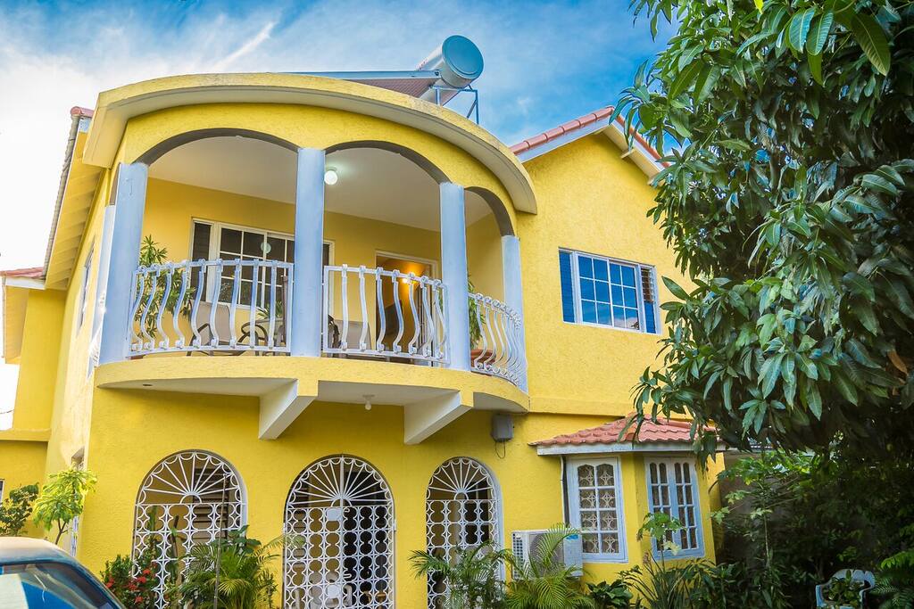 Linstone Crescent- Spacious 4 bedrooms - Houses for Rent in Kingston