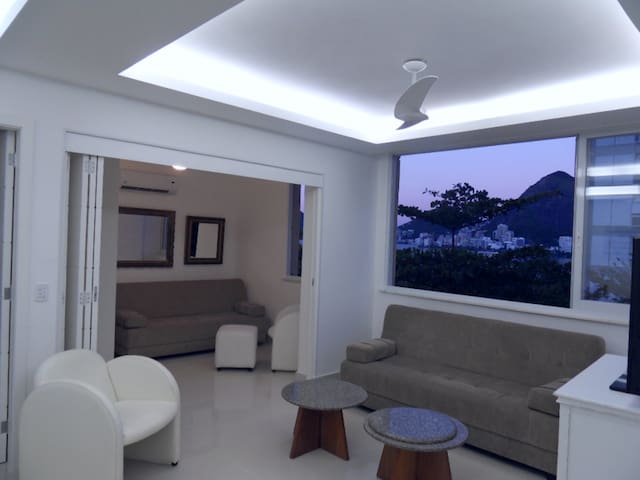 Natal e Réveillon Leblon Linda vista 3 quartos b