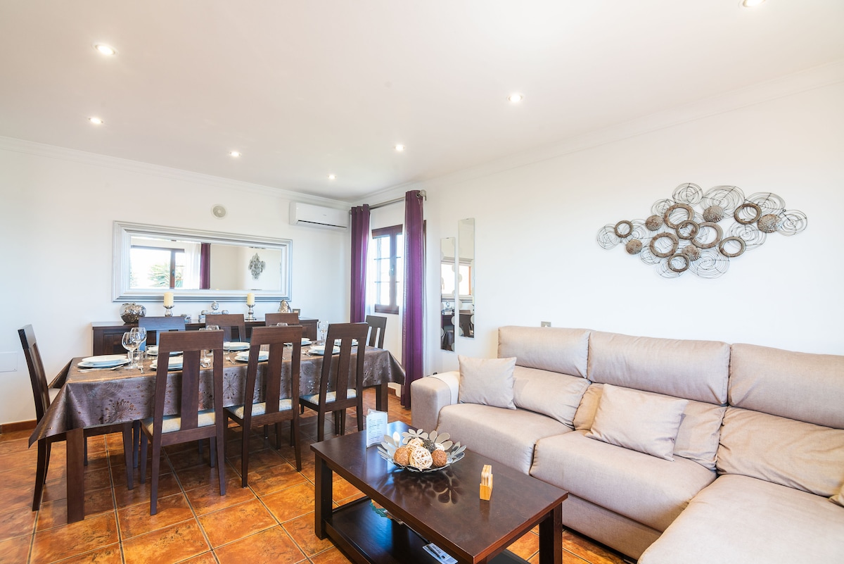 Top performing Airbnb: Villa Feel, a large, spacious and comfortable villa in Tías