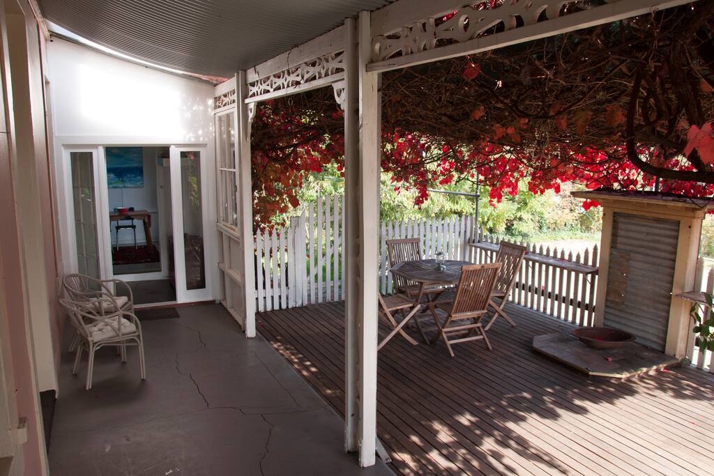 Deck / private entry