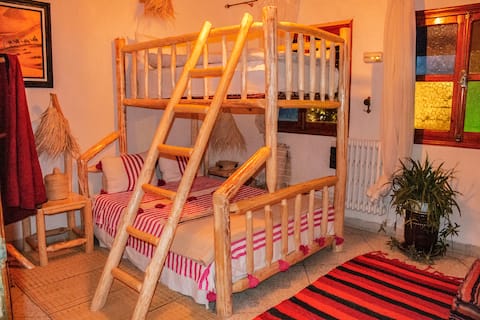 traditional bunk bed room + breakfast