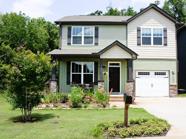 Charming, new home 1 mile from Furman University