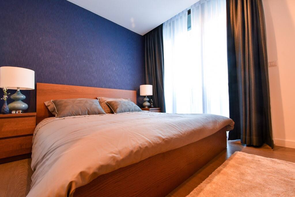 Comfortable king size bed with fresh bedsheet for you to enjoy your vacation.