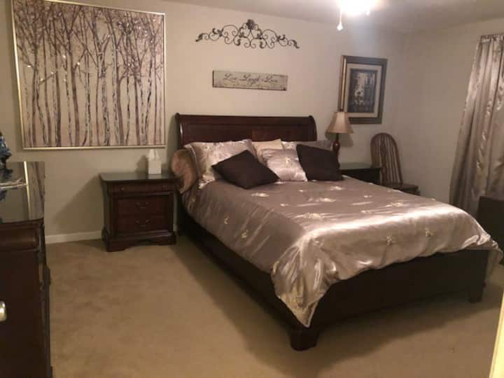 Large Master Bedroom with a very comfortable queen size bed and large closet. Plenty of storage.