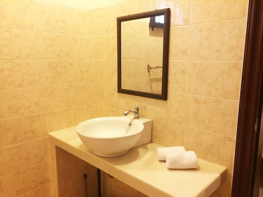 Master Bedroom's Ensuite Bathroom