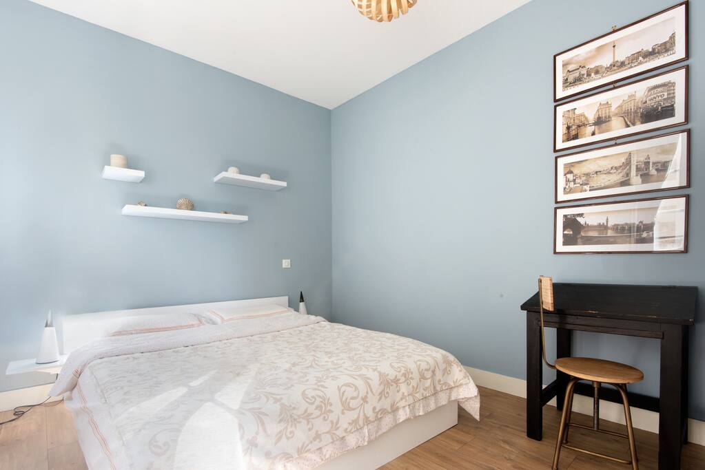 chambre double, queen bed
