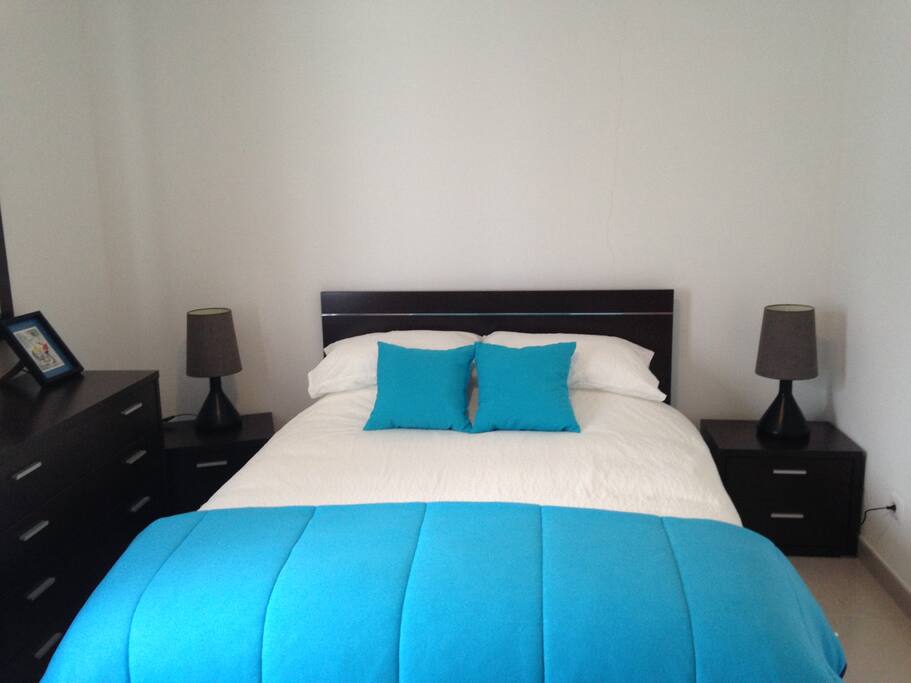 Bedroom with queen size bed