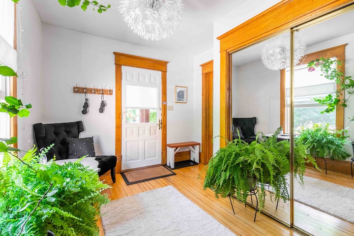 King, Private Bath, Rainbow Guesthouse, Shaw Fest - Niagara-on-the-Lake