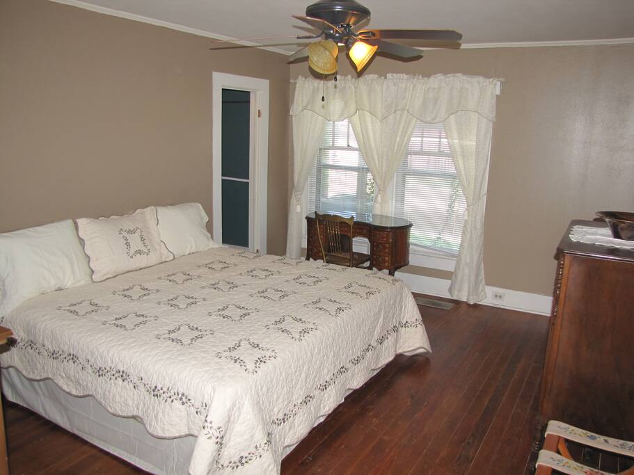 Master Bedroom - King bed