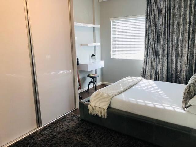 Sunny Sea Facing 2 Bedroom Apartment gallery image 2