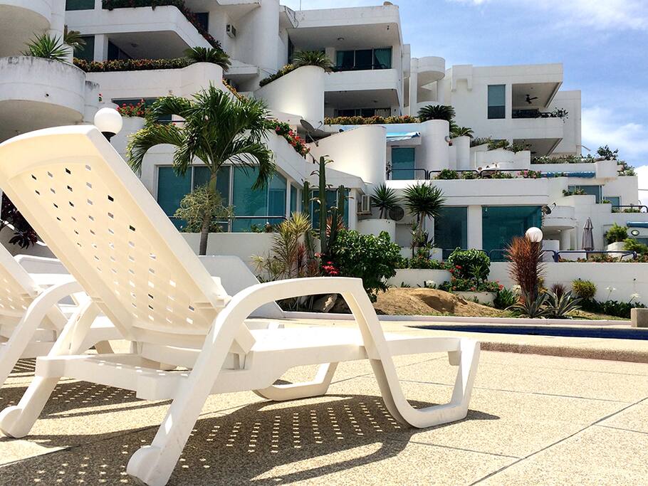 Área Social: Piscina para adultos - piscina para niños - jacuzzi - sauna