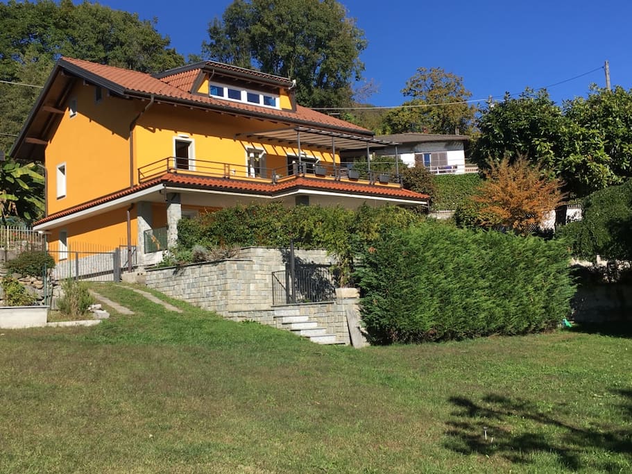 Villa Gelsomina lato sud vista dal giardino