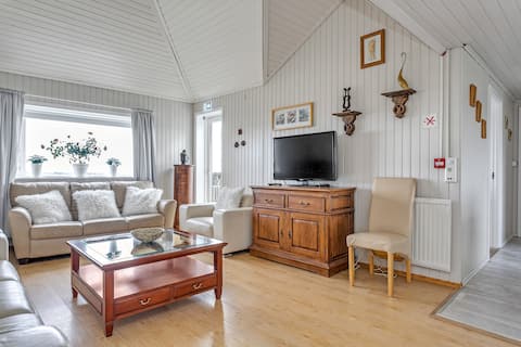 Apartment for 6 person with terrace and lake view