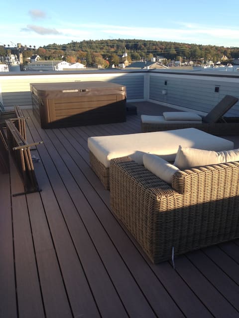 BBH Lux 3 Bedroom Boothbay Harbor Apt w/ Hot tub