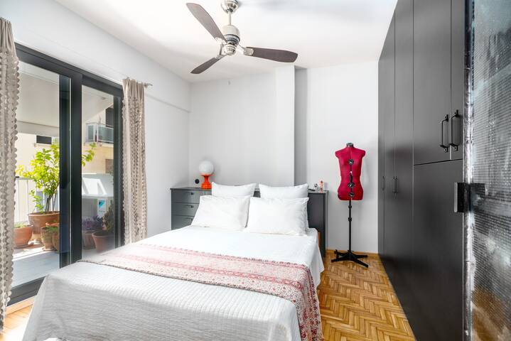 Stylish 2bed home in Syntagma area gallery image 3